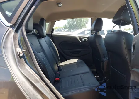 2016 Ford Fiesta Titanium z USA, uszkodzony, nr VIN 3FADP4FJ6GM180232